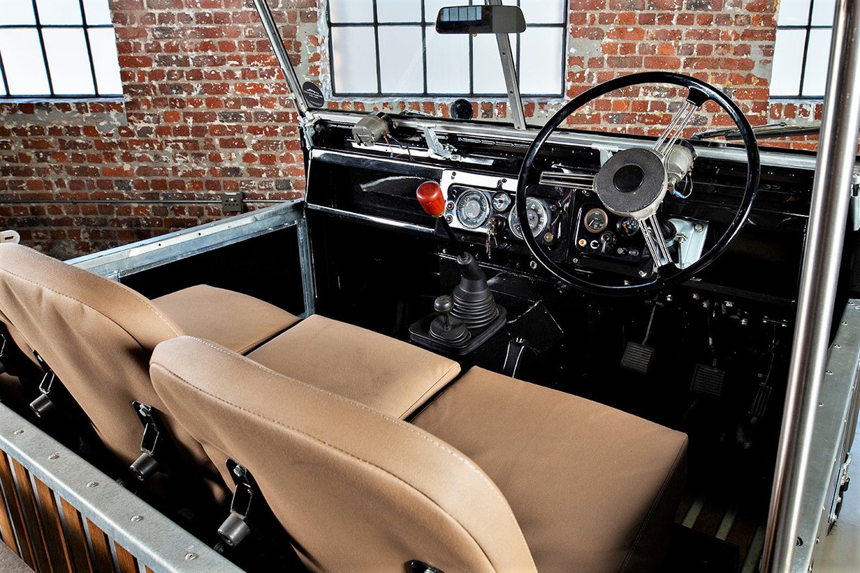 Land Rover - V8