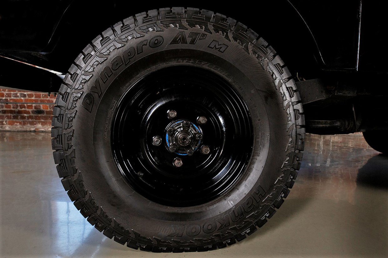 Land Rover - V8