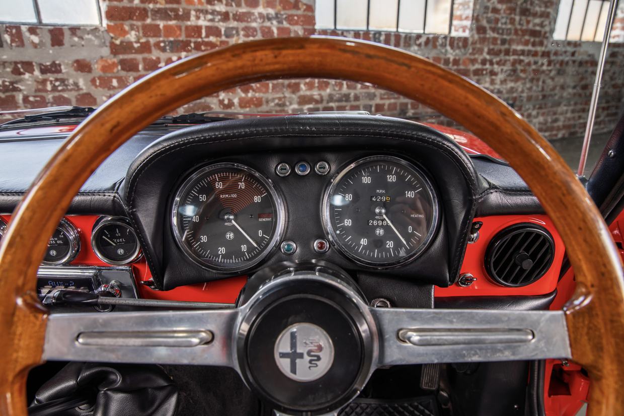 Alfa Romeo 1750 Veloce Spider