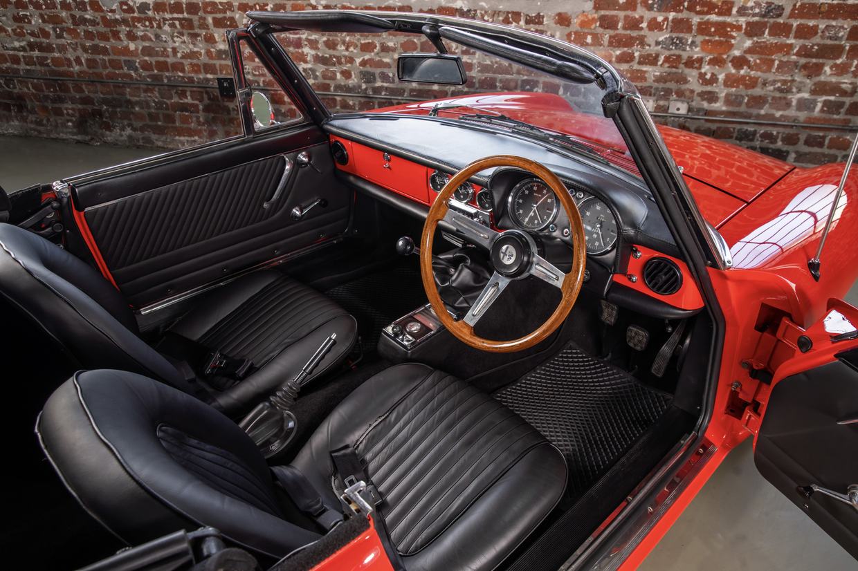 Alfa Romeo 1750 Veloce Spider