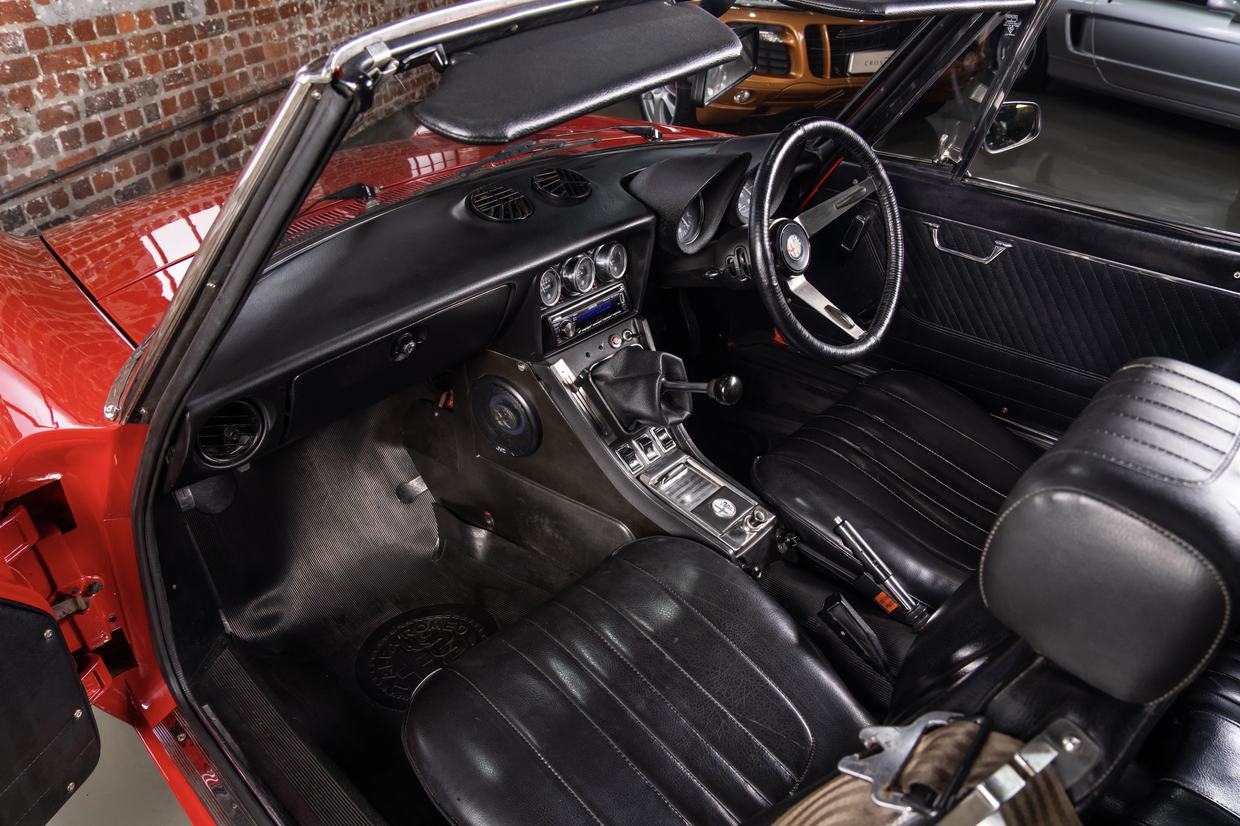 Alfa Romeo 2000 Spider Veloce