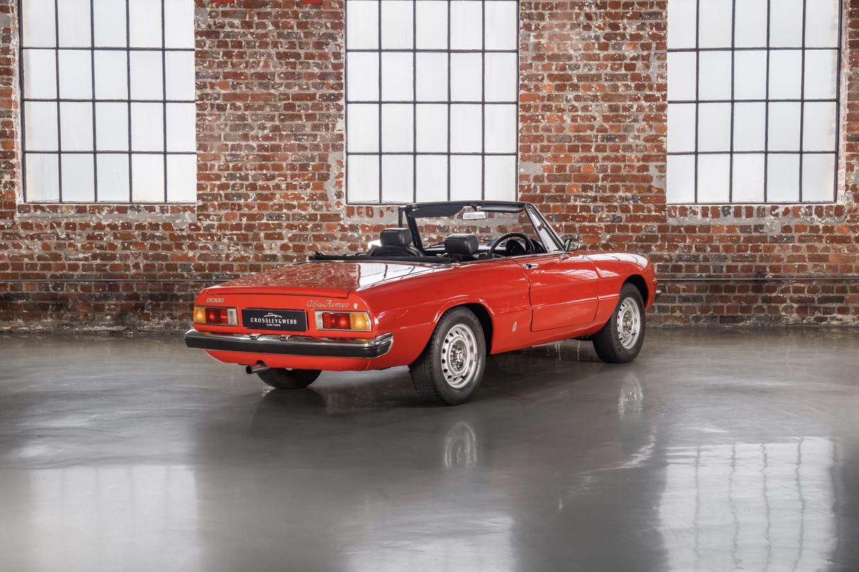 Alfa Romeo 2000 Spider Veloce