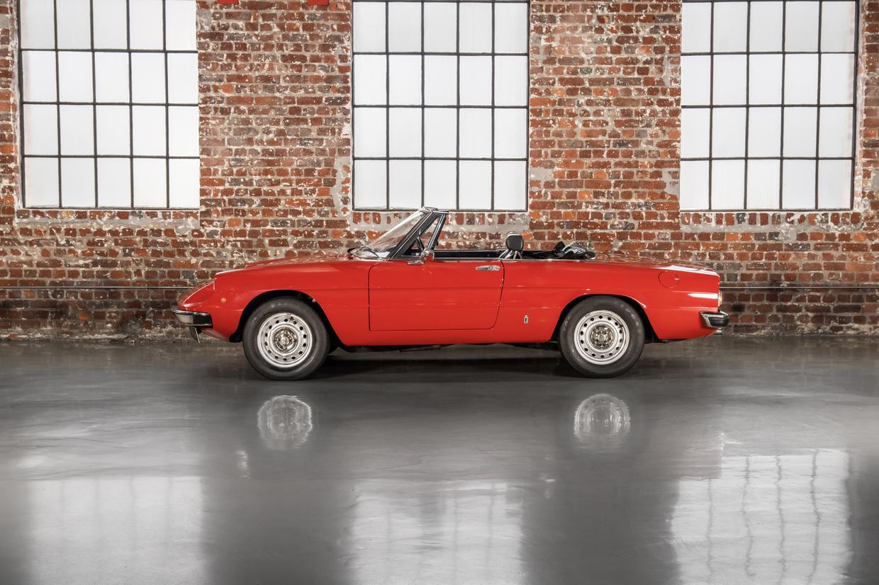 Alfa Romeo 2000 Spider Veloce