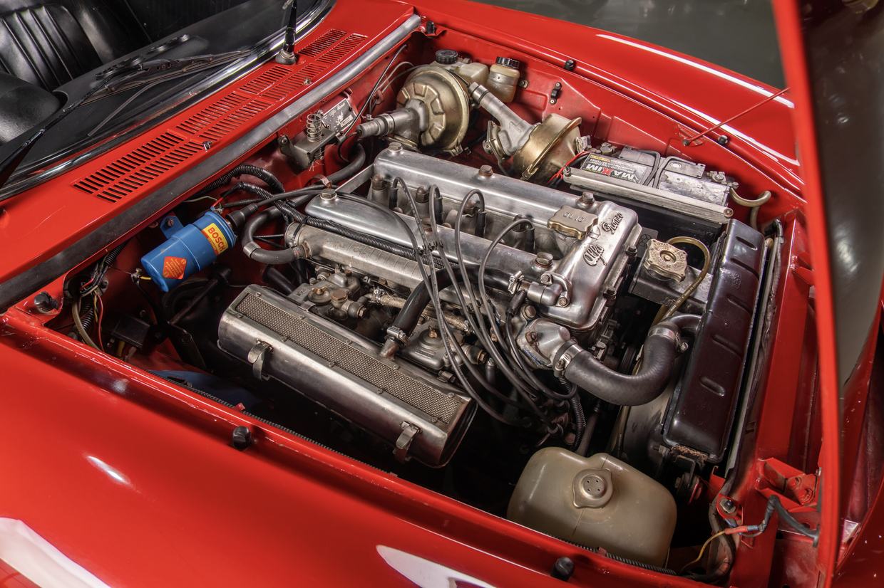Alfa Romeo 2000 Spider Veloce