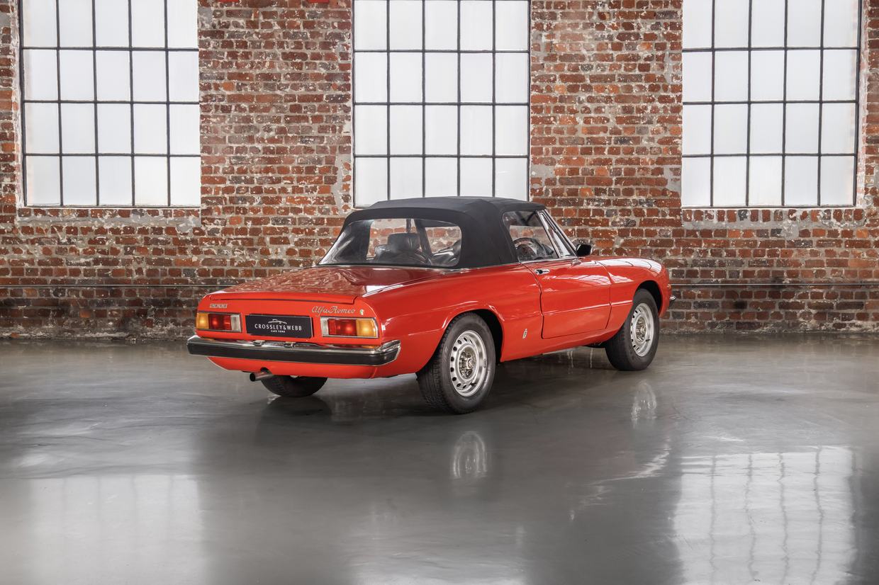 Alfa Romeo 2000 Spider Veloce