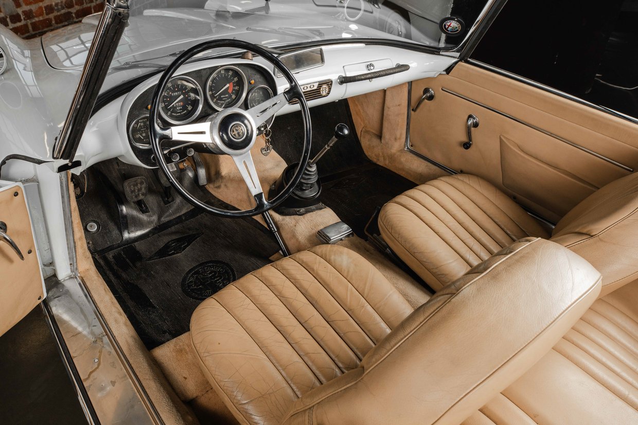 Alfa Romeo 2000 Touring Spider