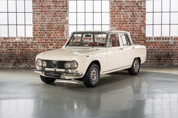 Alfa Romeo Giulia Super