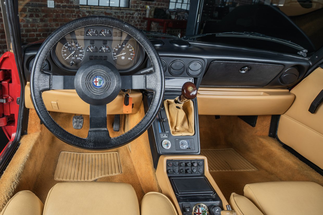 Alfa Romeo Spider - Series 4