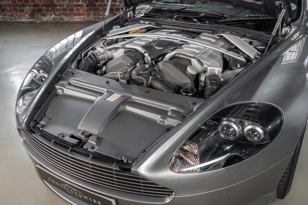 Aston Martin DB9
