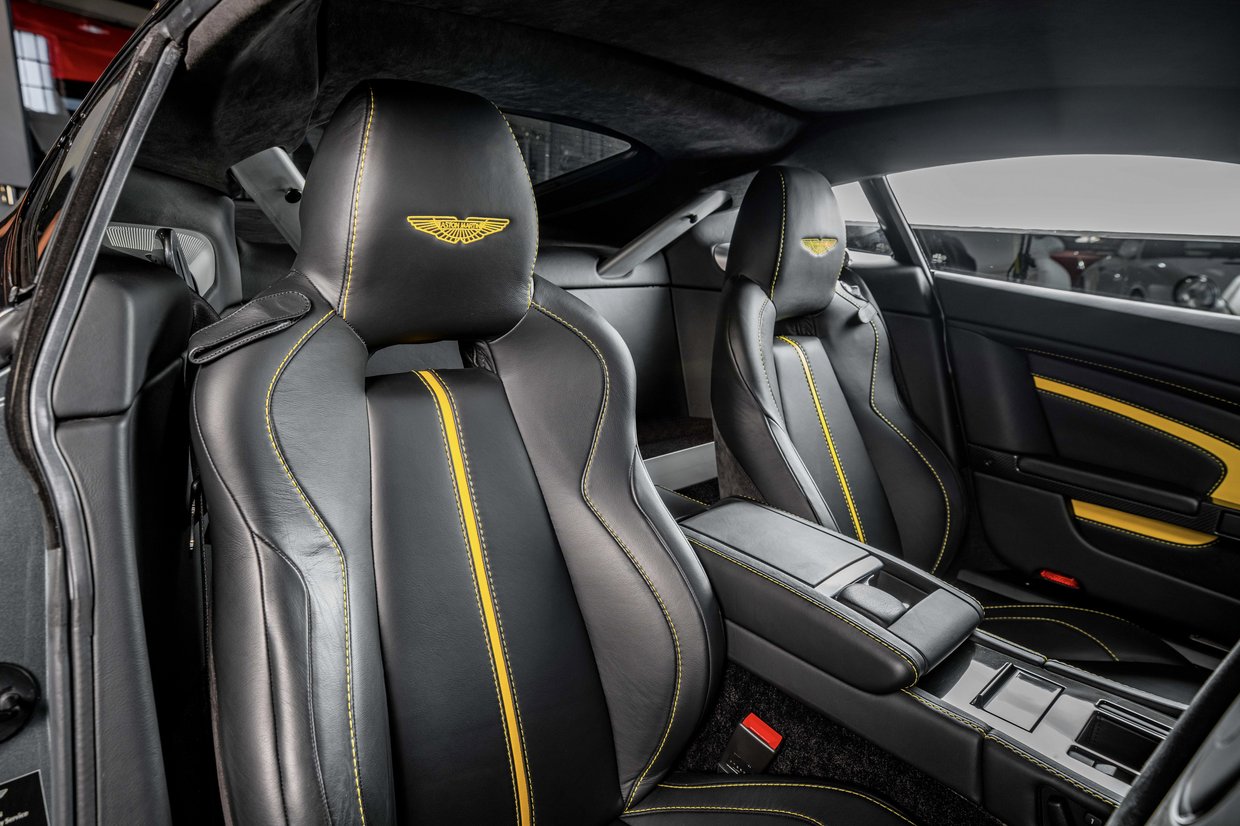 Aston Martin V12 Vantage S