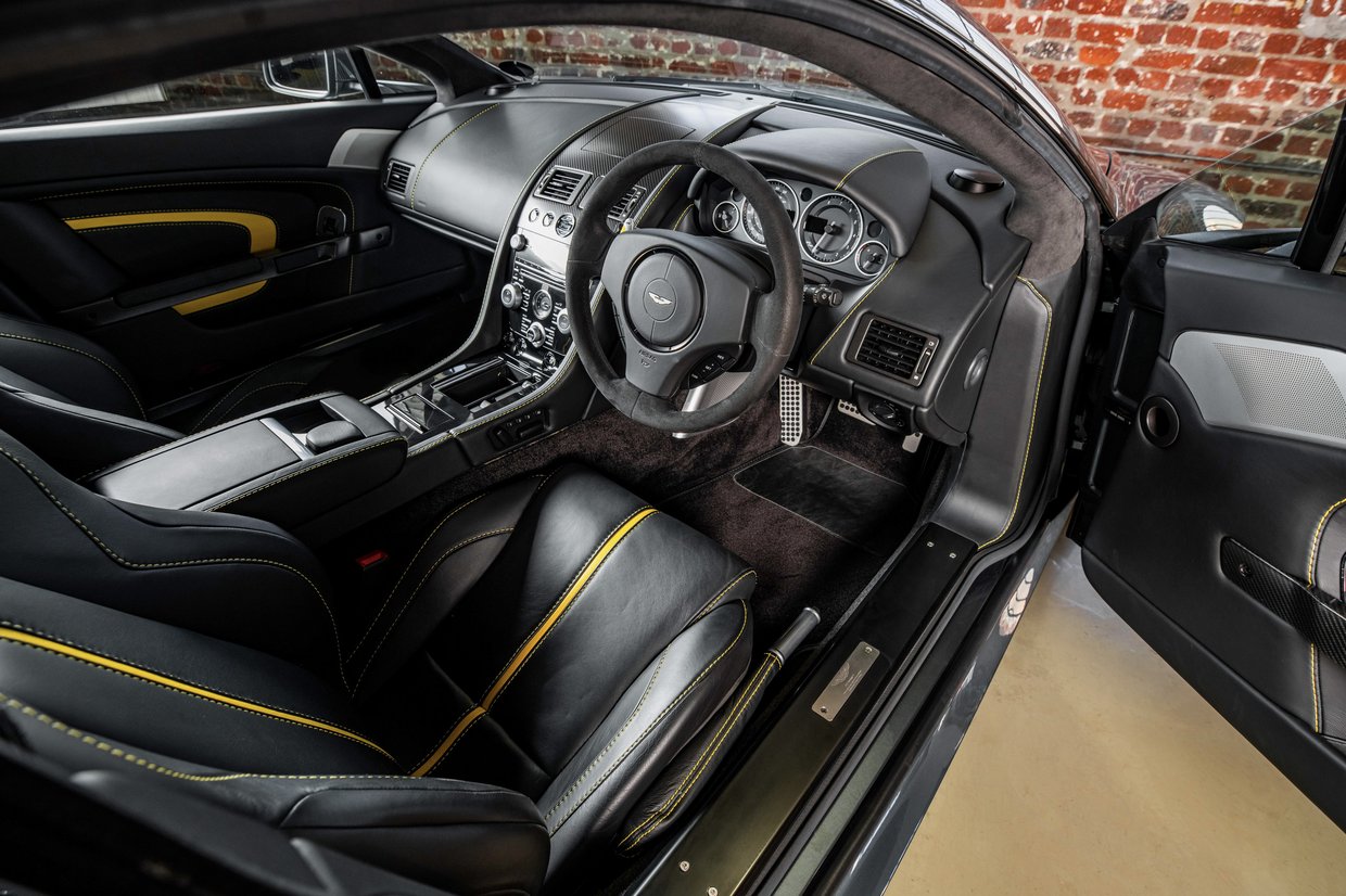 Aston Martin V12 Vantage S