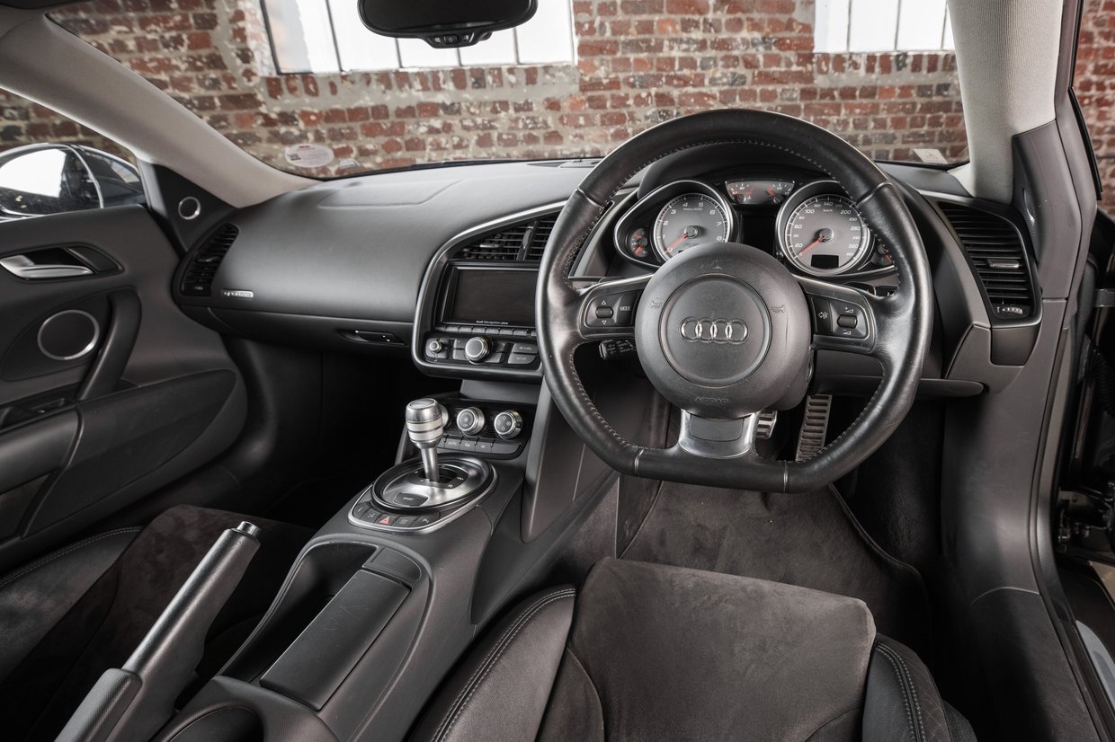 Audi R8 V8 Coupe