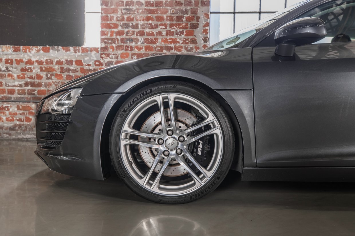 Audi R8 V8 Coupe