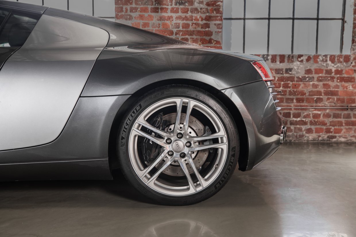 Audi R8 V8 Coupe