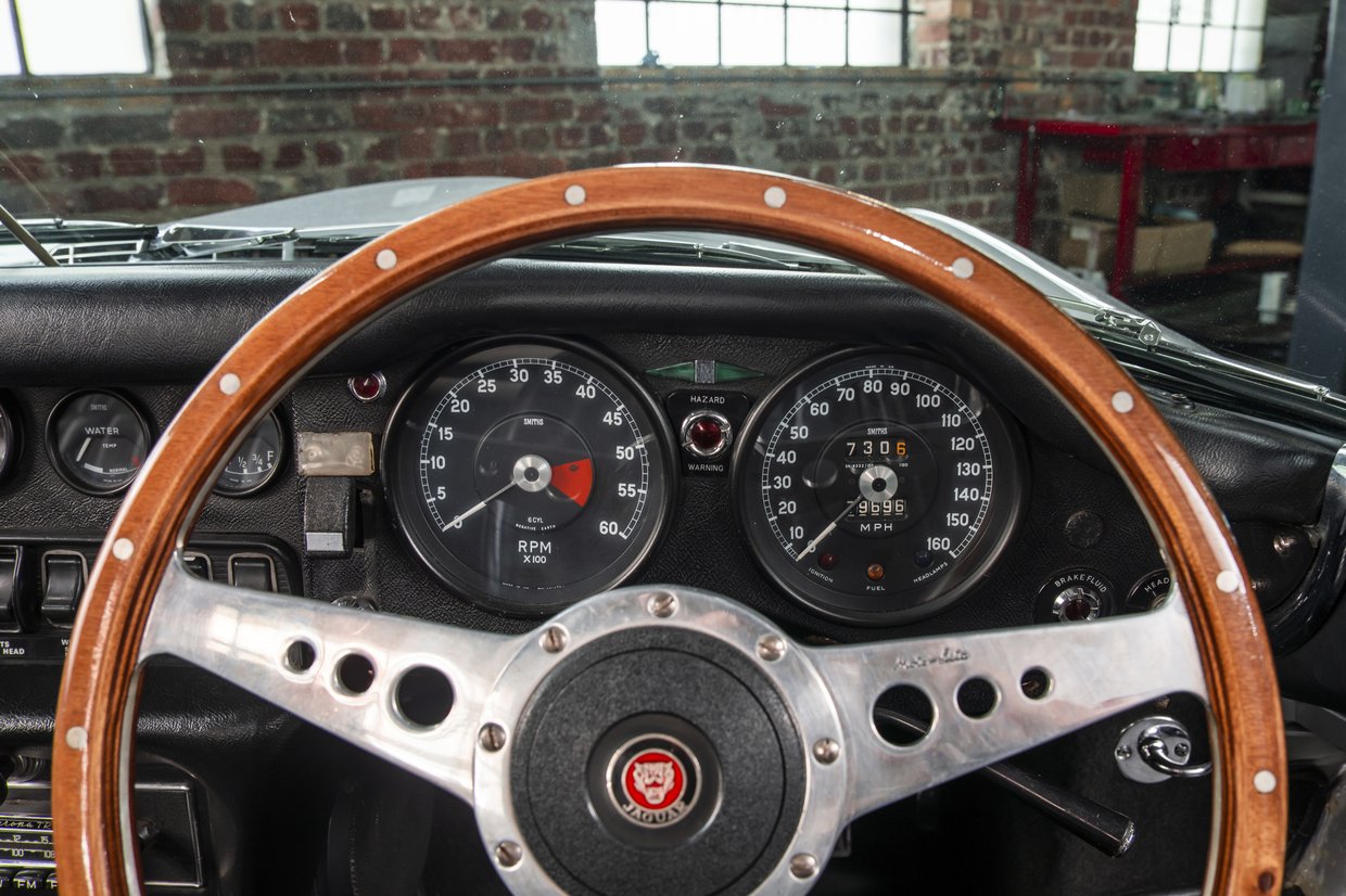 Jaguar E Type Roadster