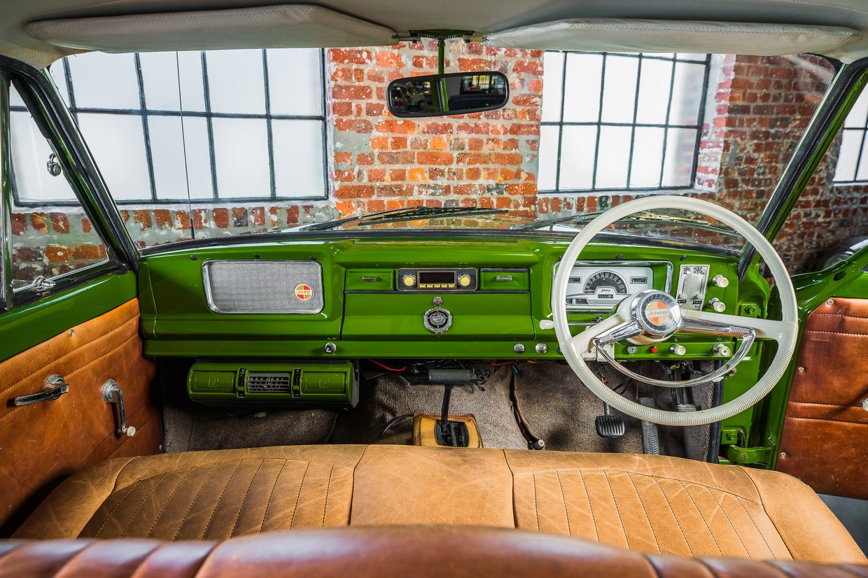 Jeep Wagoneer V8