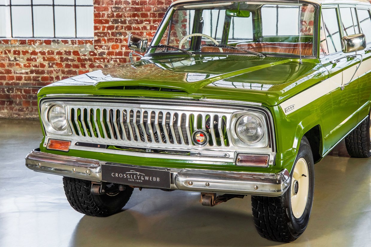 Jeep Wagoneer V8
