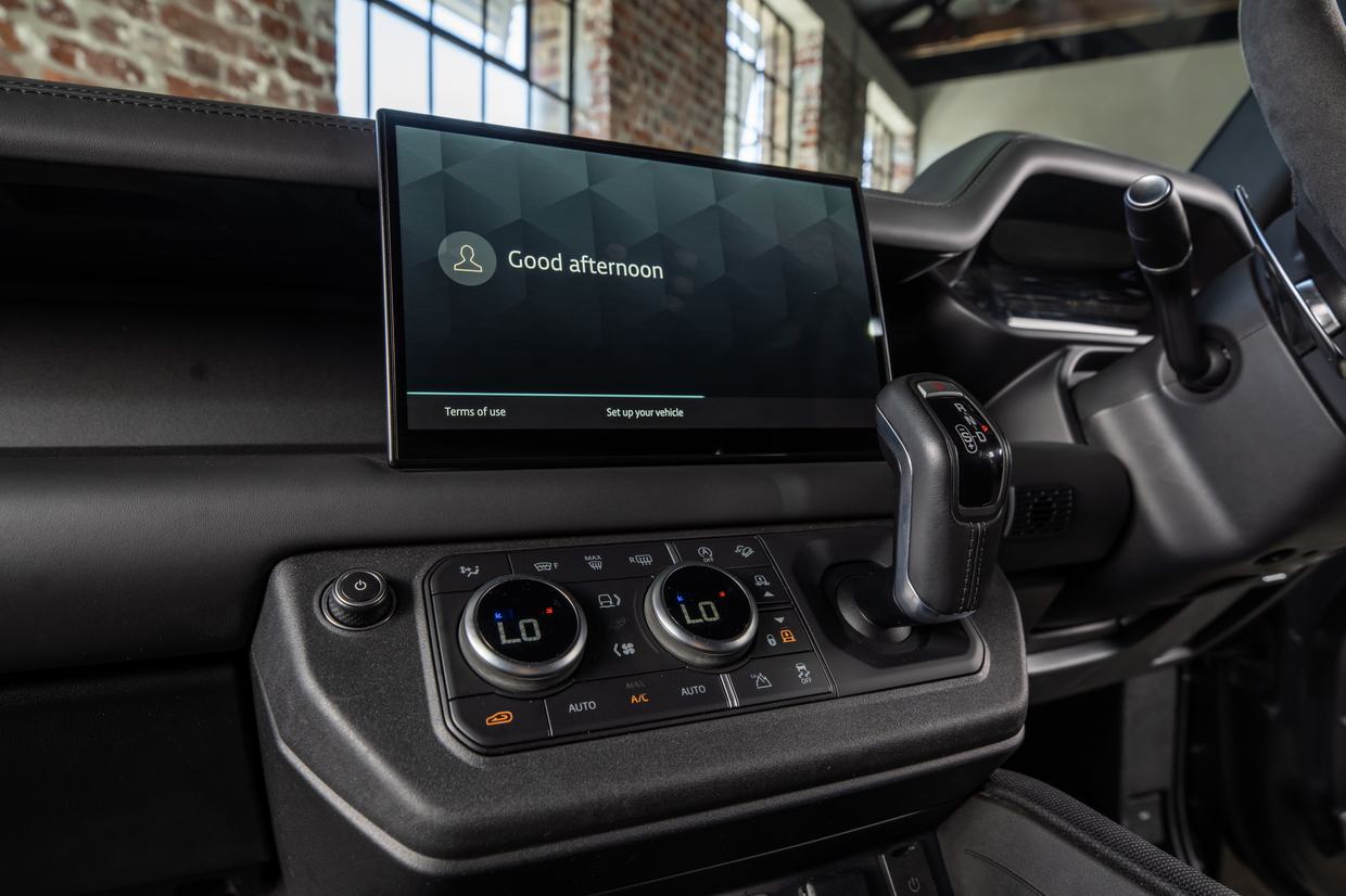 Land Rover Defender 110 V8 - Carpathian Edition