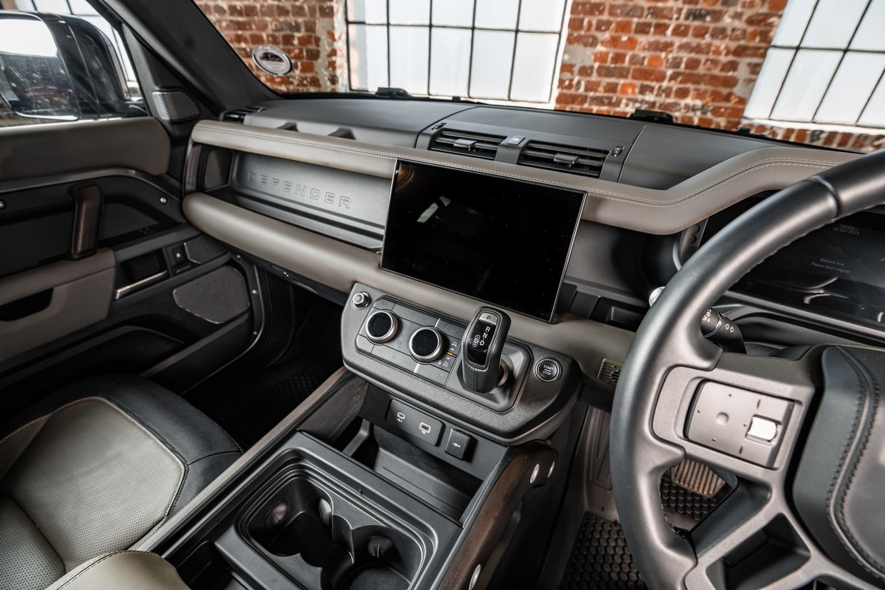Land Rover Defender 90 - X Dynamic HSE