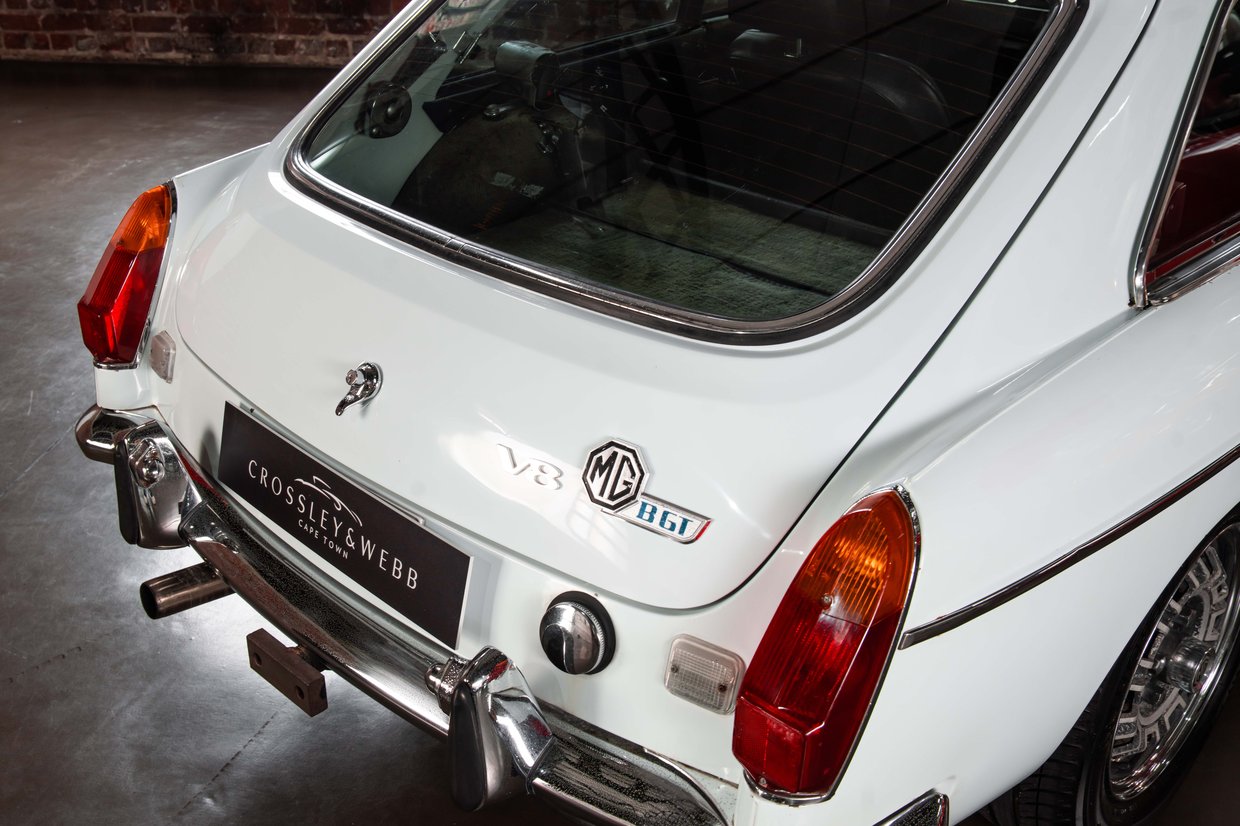MG B GT V8