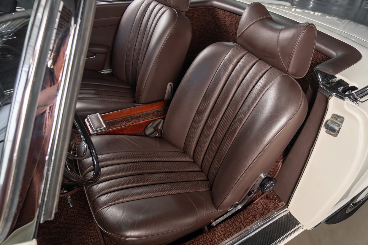 Mercedes Benz 280sl Pagoda