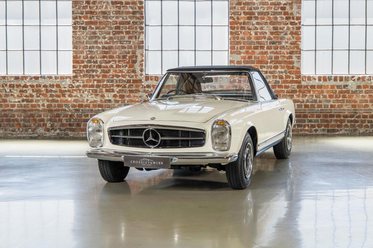 Mercedes Benz 280sl W113 Pagoda