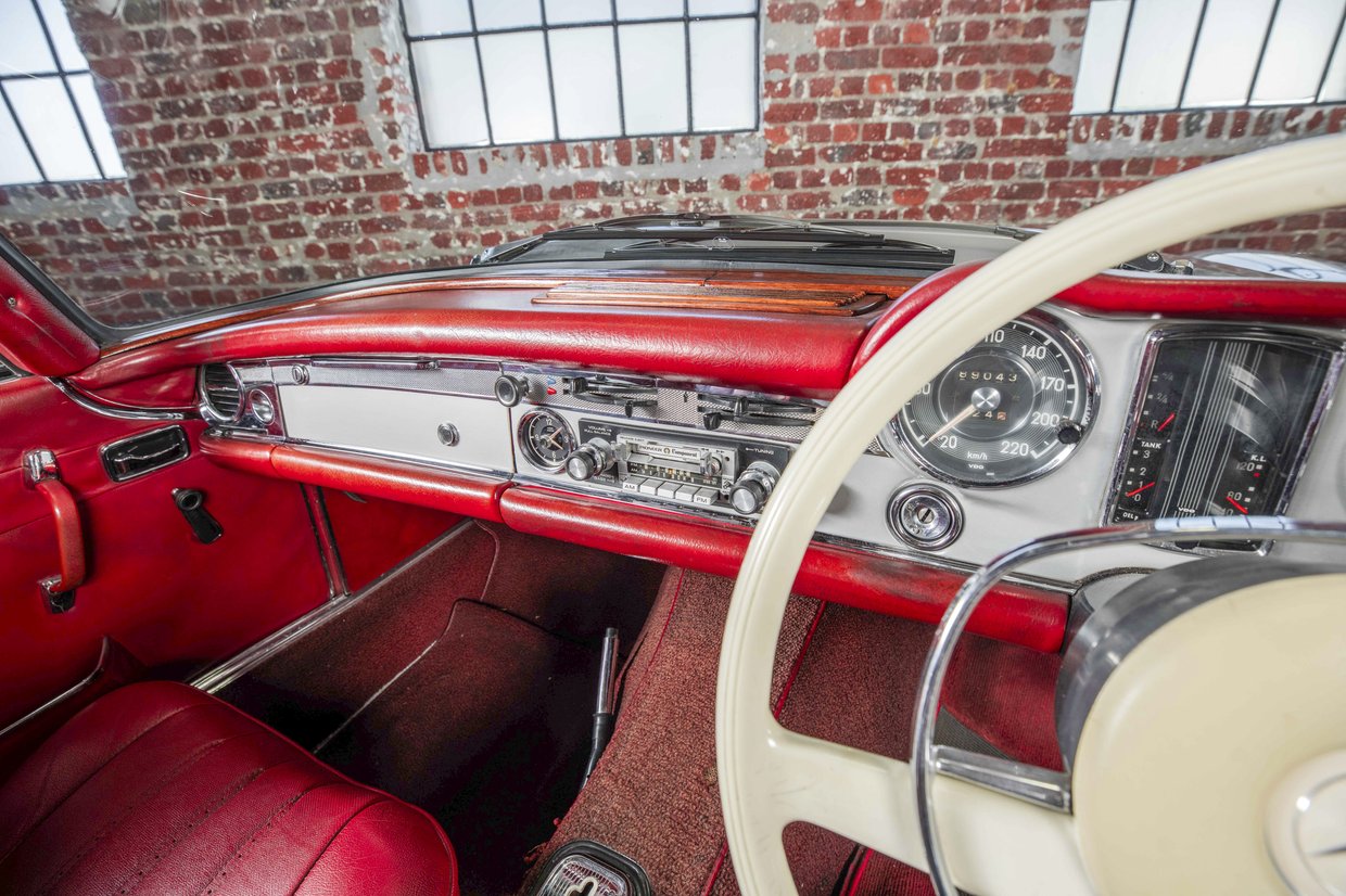 Mercedes Benz 280sl Pagoda (W113)