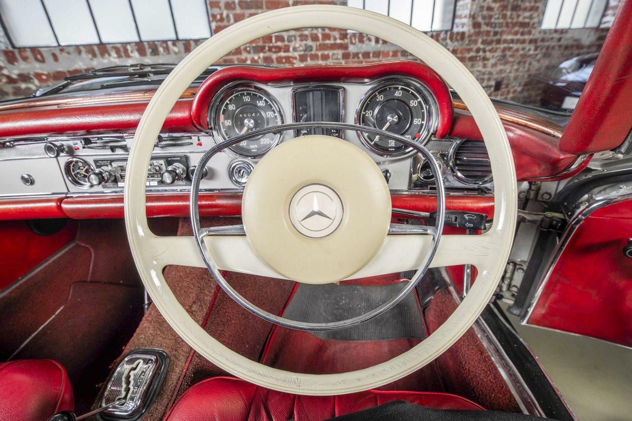 Mercedes Benz 280sl Pagoda (W113)