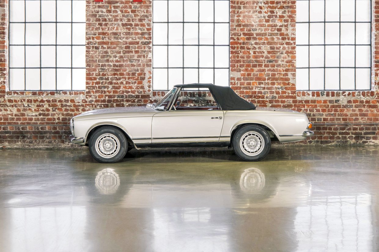 Mercedes Benz 280sl Pagoda (W113)