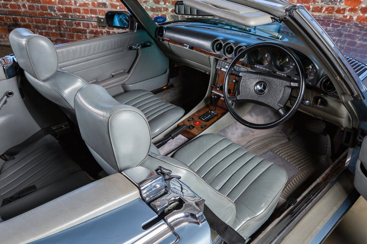 Mercedes Benz 300SL - (R107)