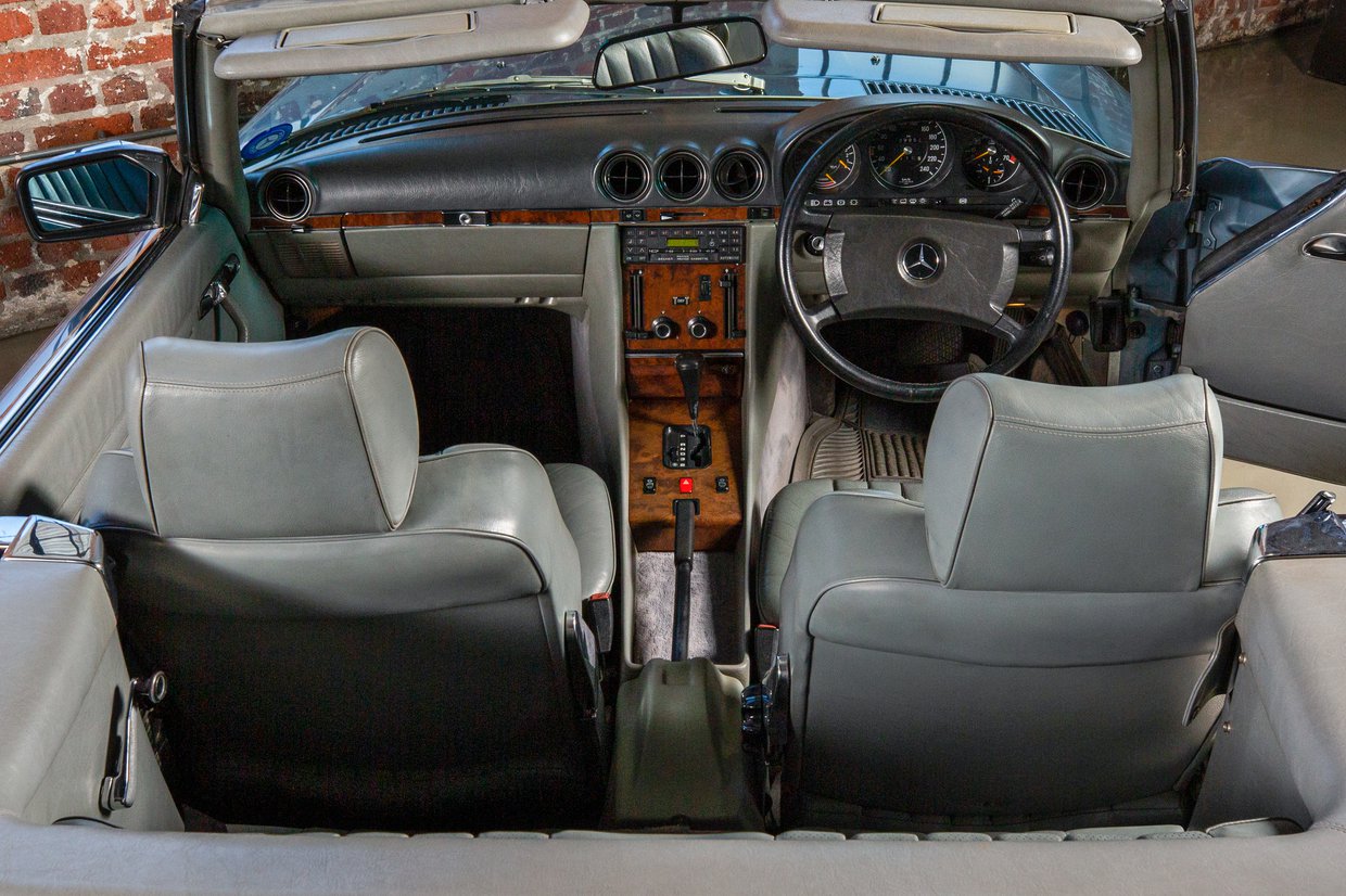 Mercedes Benz 300SL - (R107)