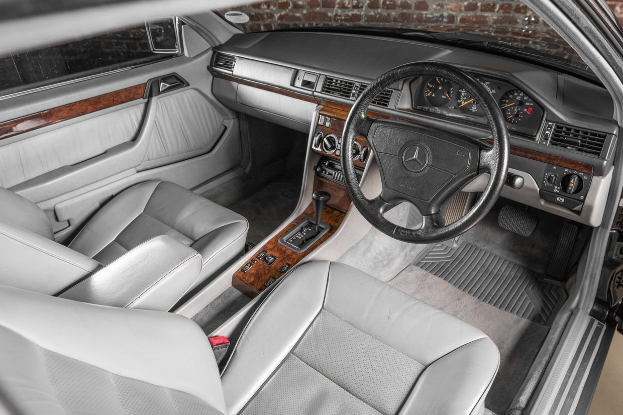 Mercedes Benz 320ce (C124)