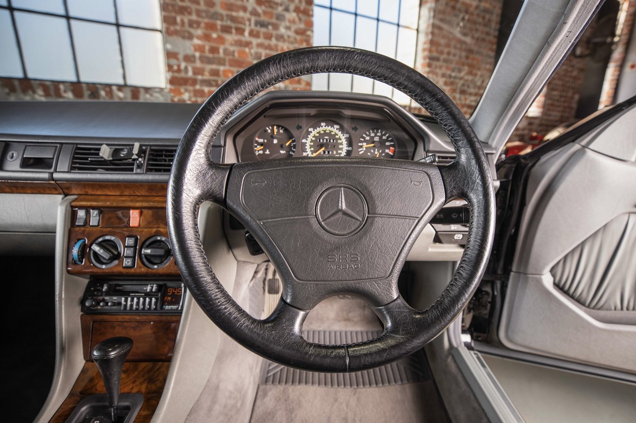 Mercedes Benz 320ce (C124)
