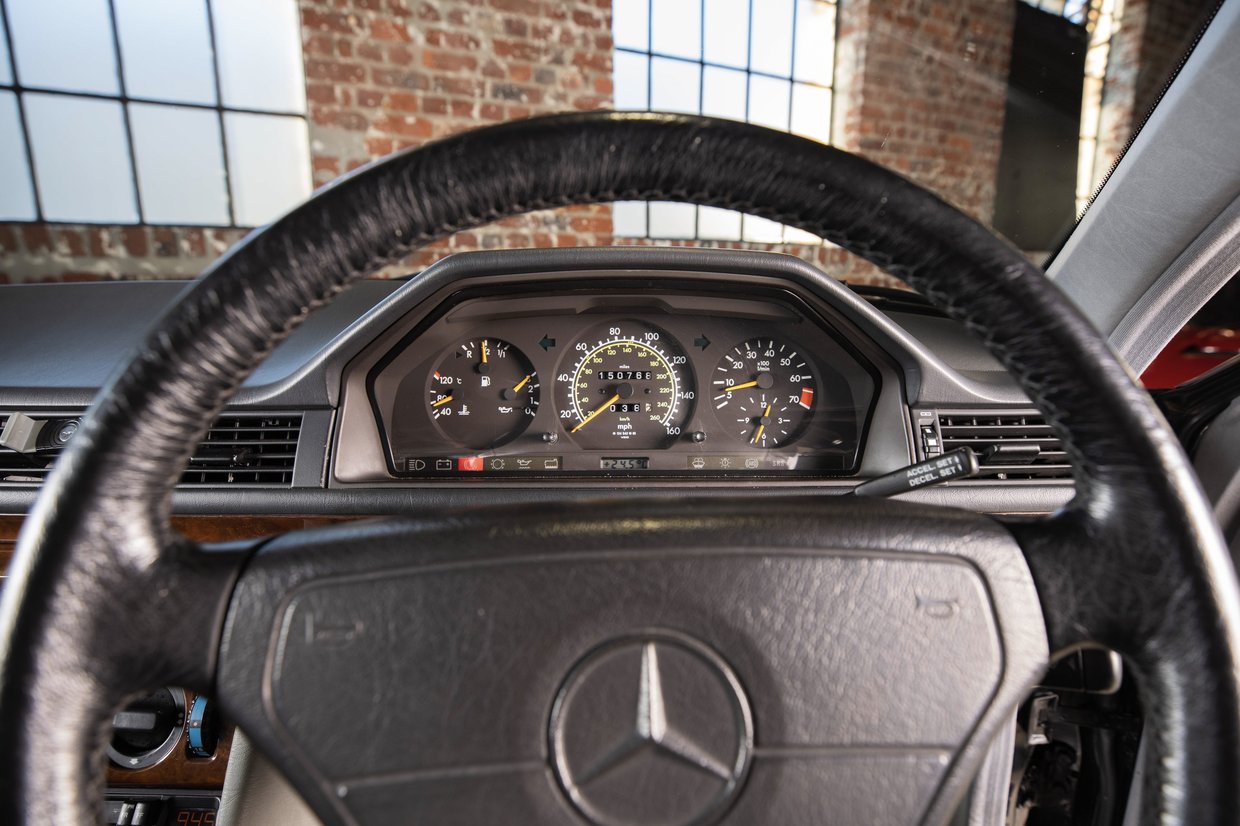 Mercedes Benz 320ce (C124)