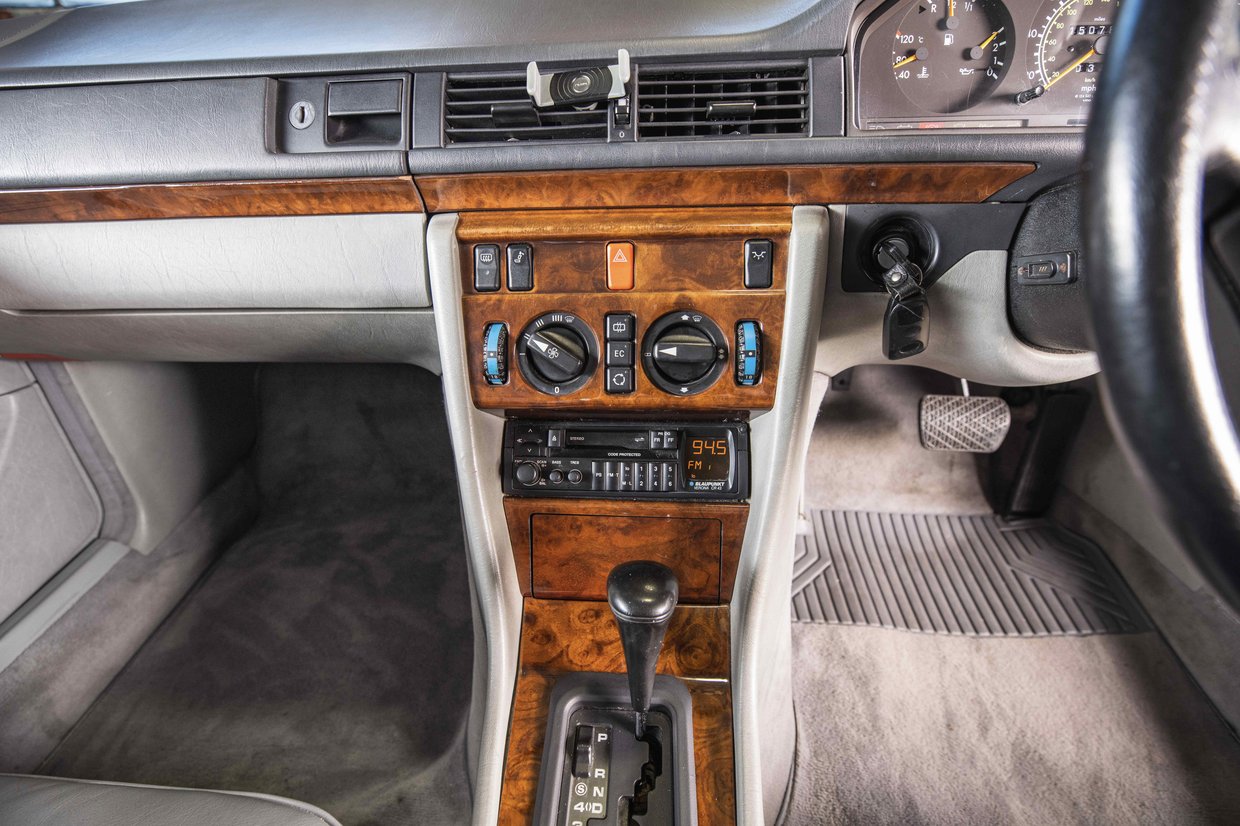 Mercedes Benz 320ce (C124)