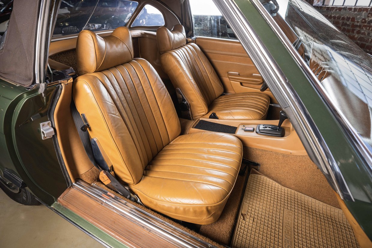 Mercedes Benz 350SL - R107