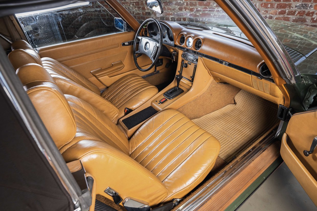 Mercedes Benz 350SL - R107
