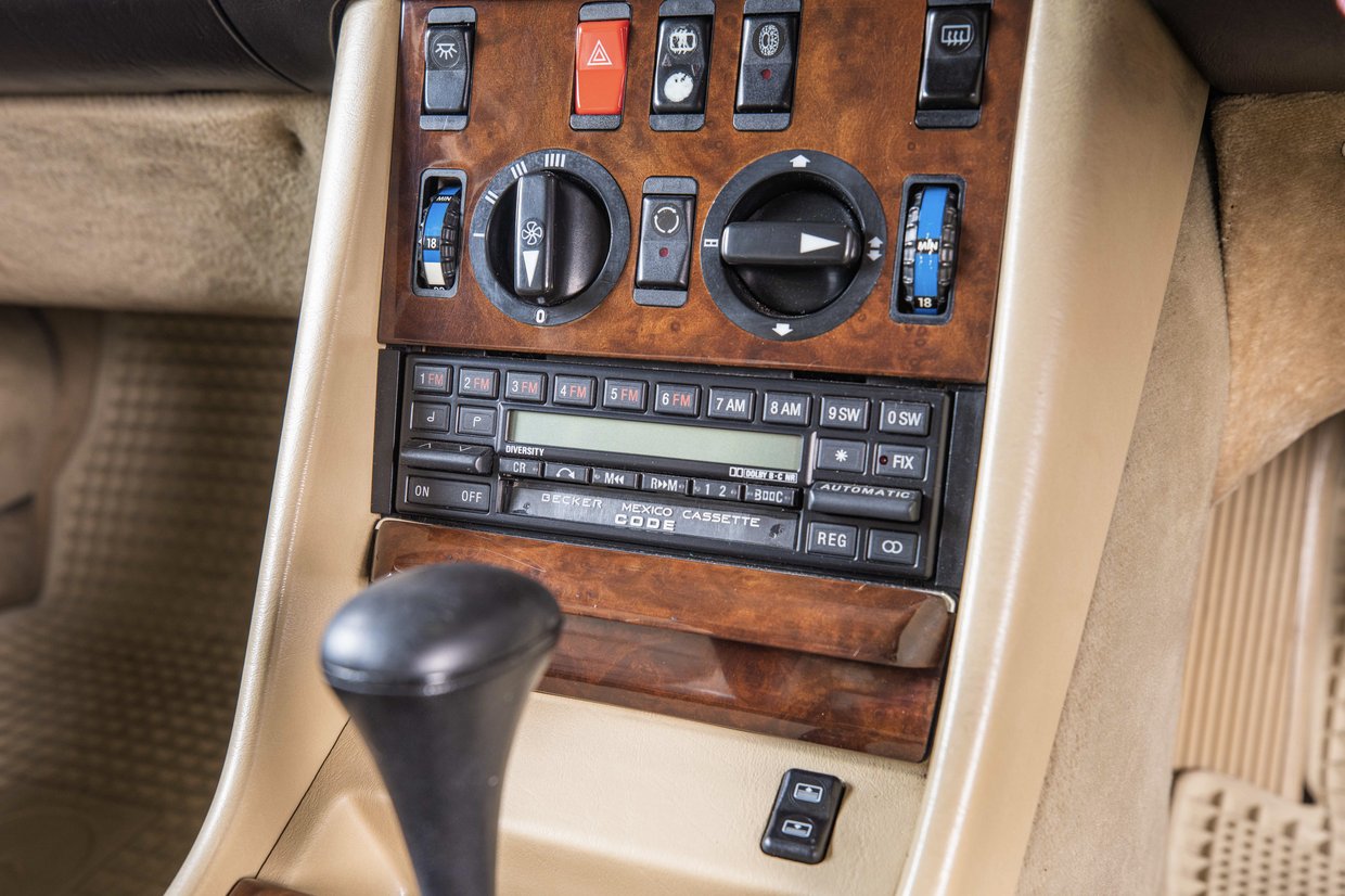 Mercedes Benz 560 SEC