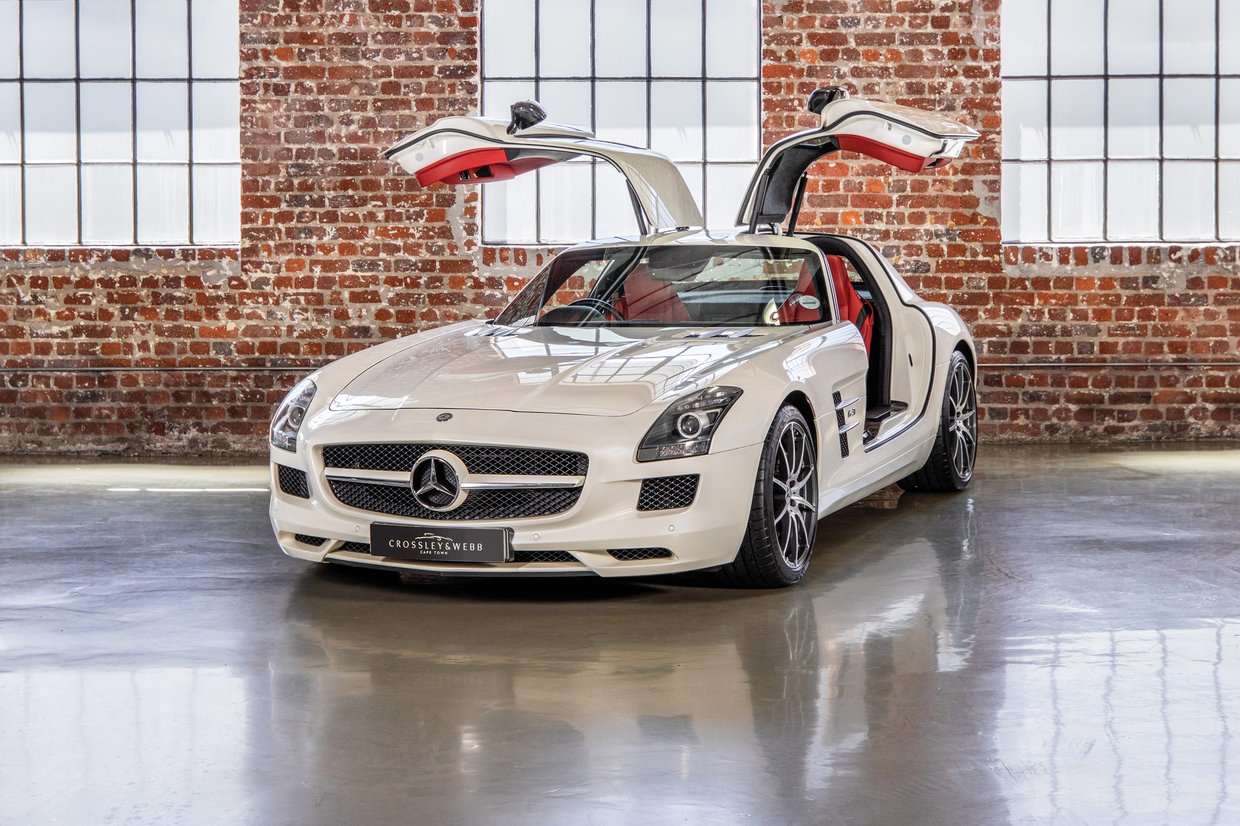 Mercedes Benz SLS AMG Gullwing