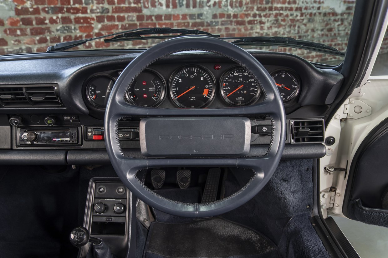 Porsche 911 Carrera Cabriolet