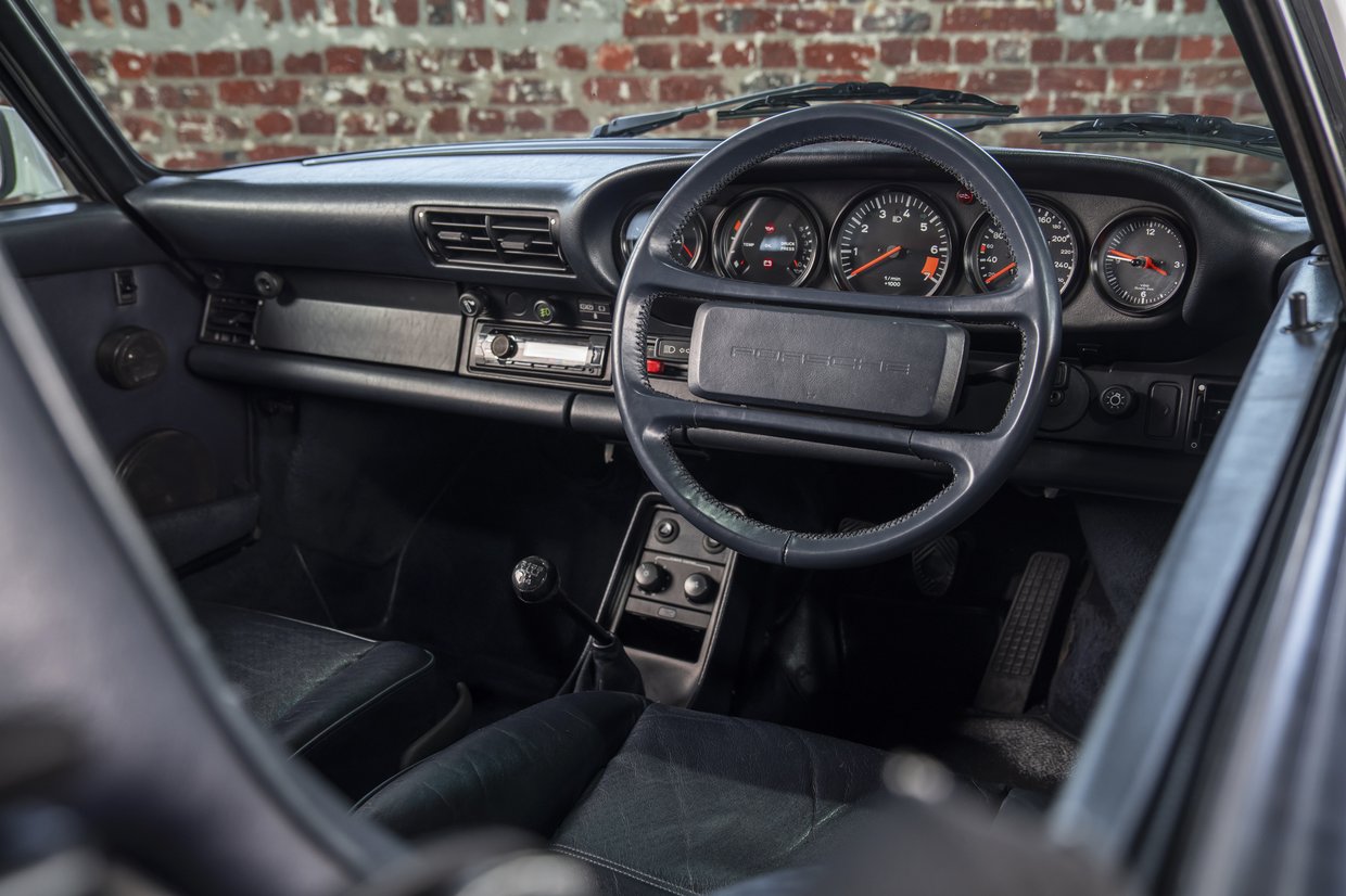 Porsche 911 Carrera Cabriolet