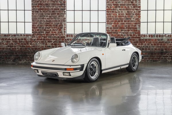 Porsche 911 Carrera Cabriolet