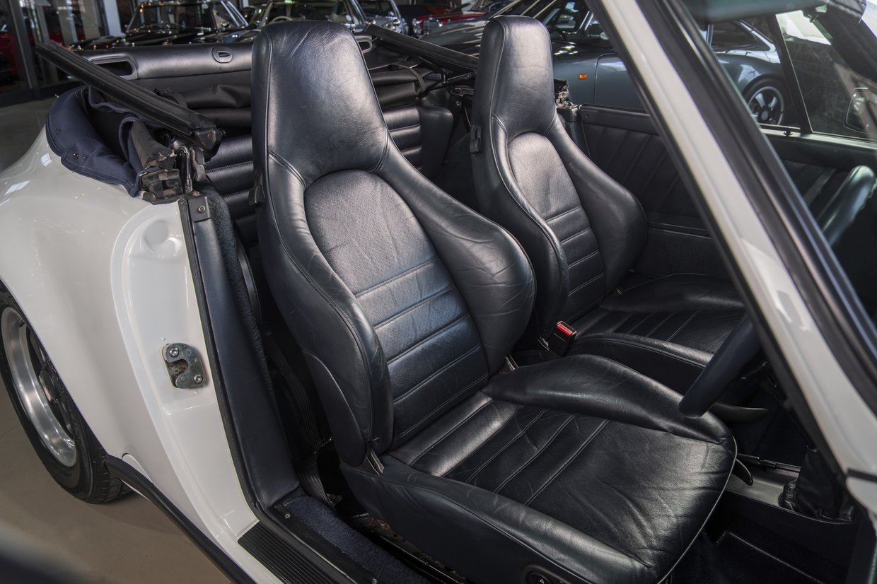 Porsche 911 Carrera Cabriolet