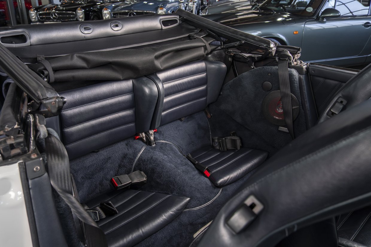 Porsche 911 Carrera Cabriolet